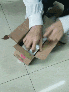 搞笑GIF:是時候表演真正的技術了,少年內心是怎麽想的呢?