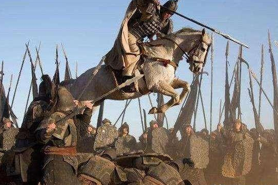 古代打仗时将军骑马,士兵在后面追着跑,他们不累吗?