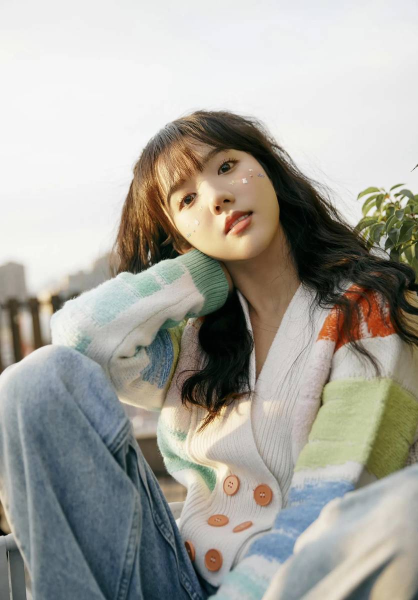 苏晓彤时尚写真：呆萌可爱、甜美靓丽