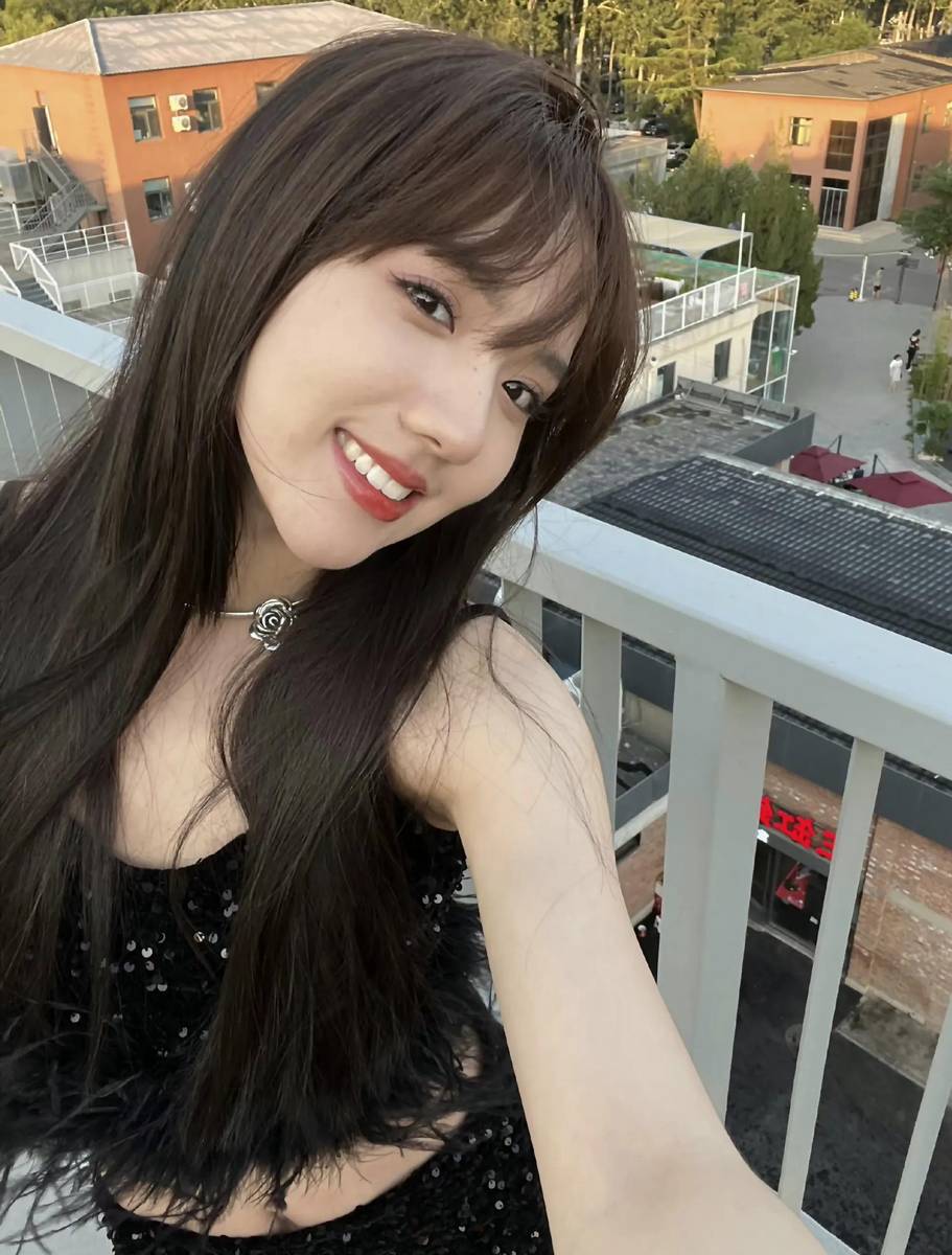 苏晓彤时尚写真：呆萌可爱、甜美靓丽