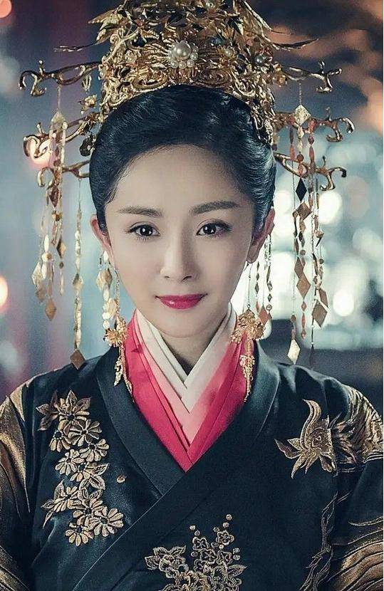 盘点杨幂多款嫁衣:王昭君晴川白浅都惊鸿一瞥美得迷人