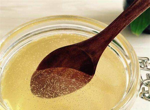 蜜糖怎么样形成的 a58c07fc8b914ddc99fdba50c707fb81.jpeg