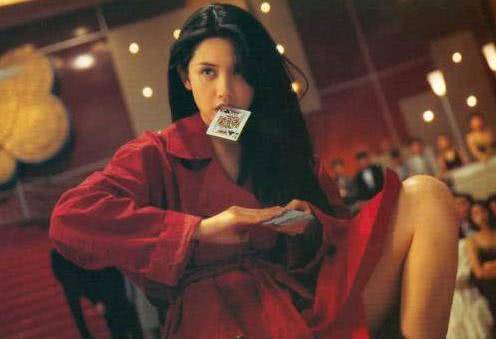 邱淑贞被封性感女神，全靠贵人王晶相助，连李