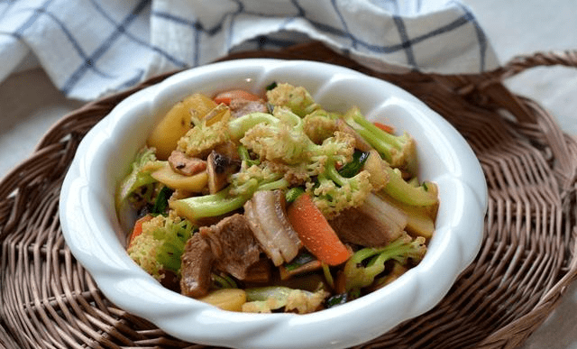 回锅肉配什么合适 48dd0dd6e83b4c72bfeb2333a5a14d42.png