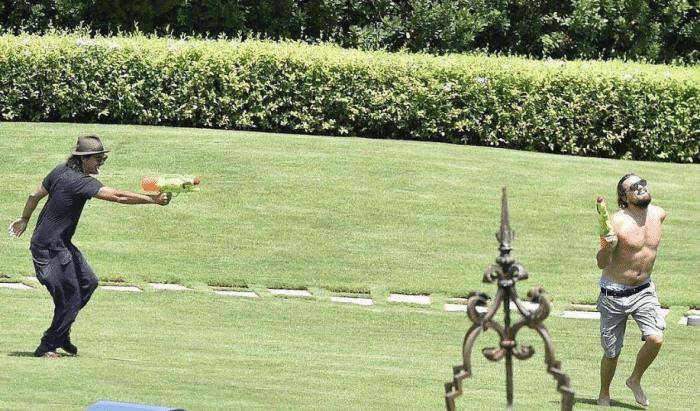 明星靠什么把自己拉下