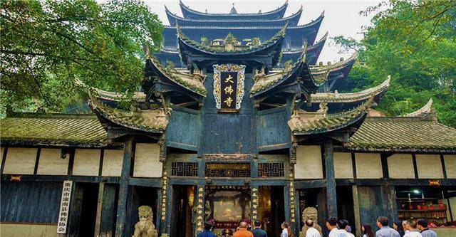 原创重庆有一座全国最早的琉璃顶古建筑,藏着第一大金佛,八丈金仙