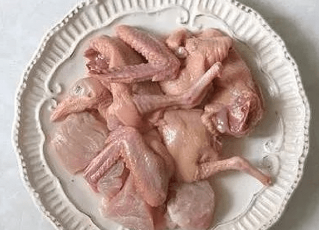 鸽子怎么做好吃最简单的 5124f6f1a46f45e18bae4b1e9e360782.png