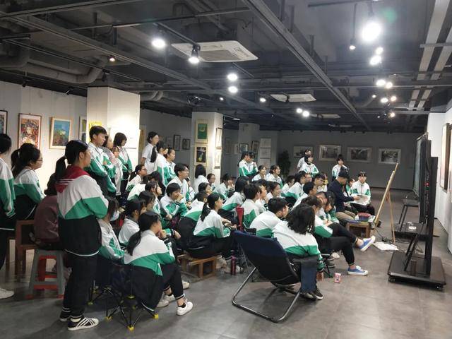 色彩■专业引领广州市美术中学·色彩科：专业精神