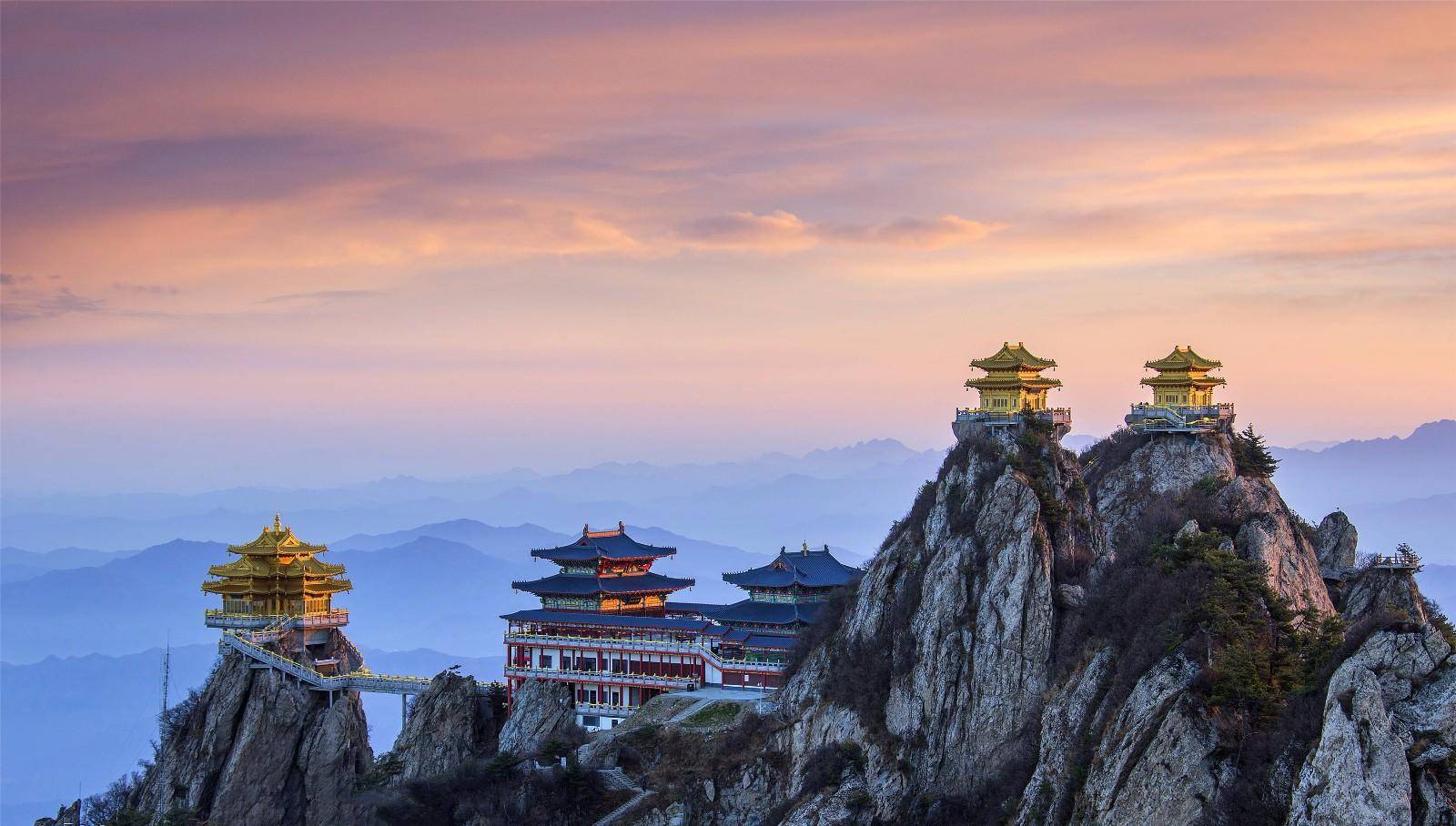河南很有代表性的一座山,内有景点179个,是国家5a级旅游景区