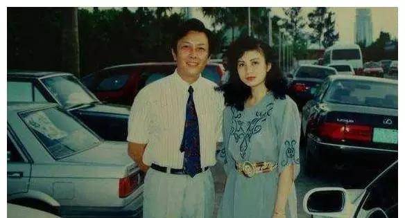 揭秘1990年唐国强前妻自杀之谜,留遗书要求女儿报仇,真相惹人怜