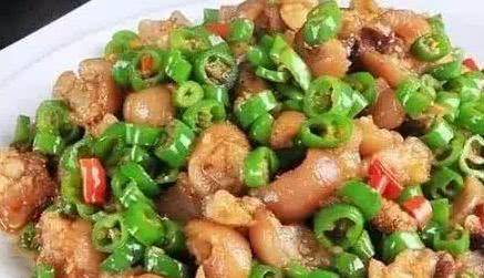 猪脚怎么炒好吃家常菜 7faa4f2f6c5a4245815a7255b8c3d906.jpeg