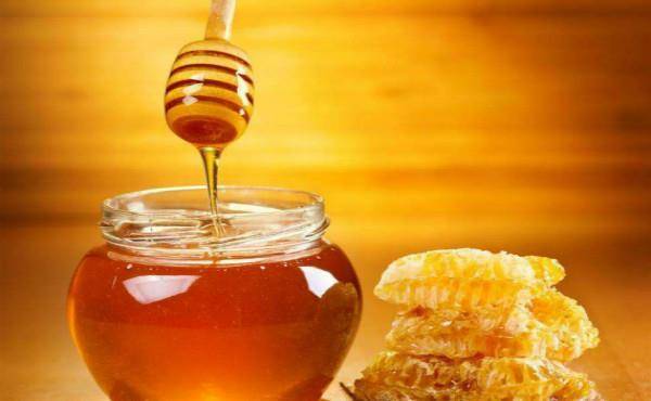 蜂蜜加什么可以美容养颜 90c3e8d9dbfc459e8cbfc4403734dd3e.jpeg