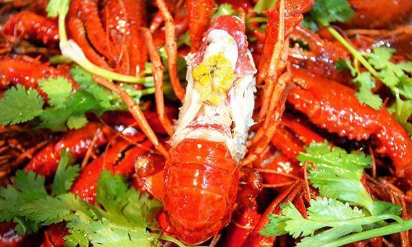 小龙虾不能与什么食物同食 efd39d6b99404760a2c2e70cf9ff8ae7.jpeg