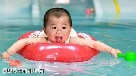 为什么当初支持让孩子在家游泳的家长，最后都选择了婴儿游泳馆？