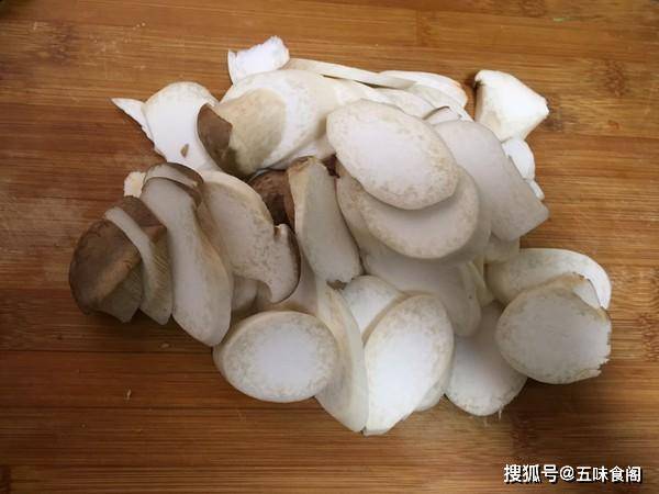 在家怎样腌制杏鲍菇 6656b30cf5f94a9dbefdbc76d1eeaddd.jpeg
