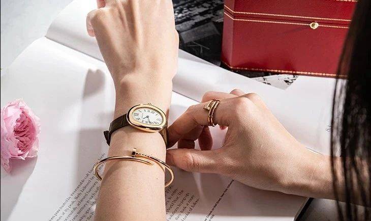 ����ָ��,����Ů�Ե����Ŵ����ʿ�����Baignoire