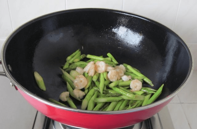 炒什么菜要放香油 d088a8c4205f492099a442962e576221.png