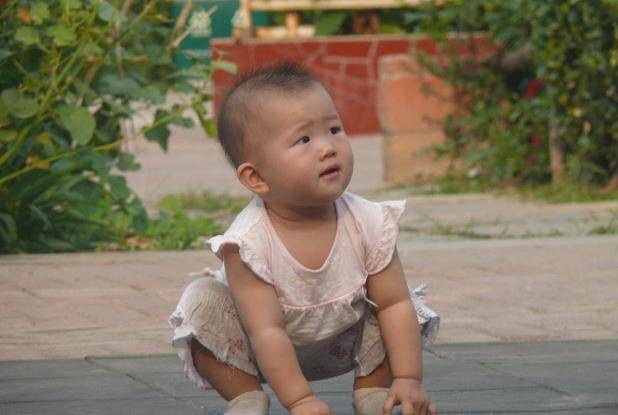 婴儿几个月可以看得到人 dfe6d04650174ce495e89b9dcf2538f2.jpeg