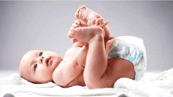 几个月宝宝会扶着站立 f13a632bd364432cbb5506c9907c9c00.jpeg