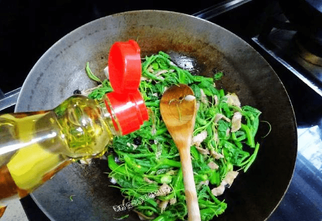 做什么菜可以放豆豉 eb7fd33b316447bda5b0cac215fe13d4.png