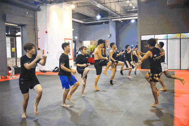 原创27岁离异少妇蔡卓宜告诉你:可爱在泰拳面前,不值一提!