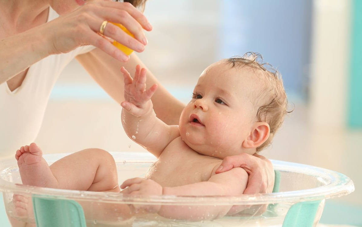 冬天宝宝是否需要每天洗澡，很多妈妈做错了，以下几种情况需注意