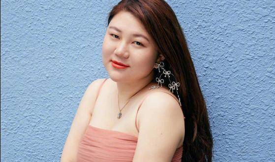 杨天真穿鱼尾裙拍写真,网友:就像一只蚕宝宝,白白胖胖