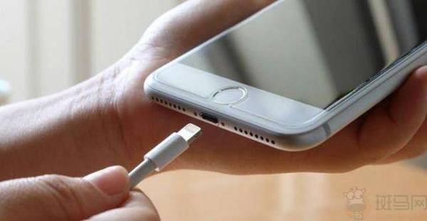 Iphone或无缘usb C接口明年可能连充电口都取消 苹果