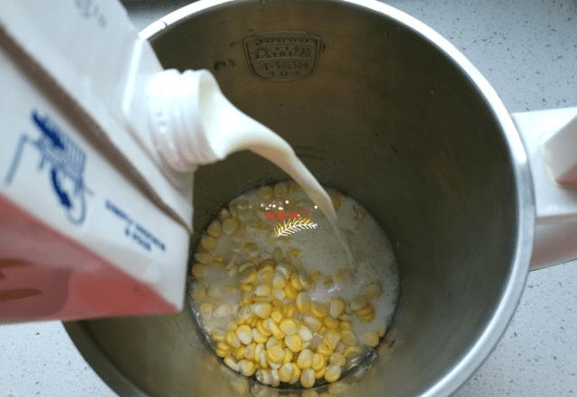 喝豆浆好还是玉米汁好 3df558fe43e44dbe917ffee9da27cc7c.png