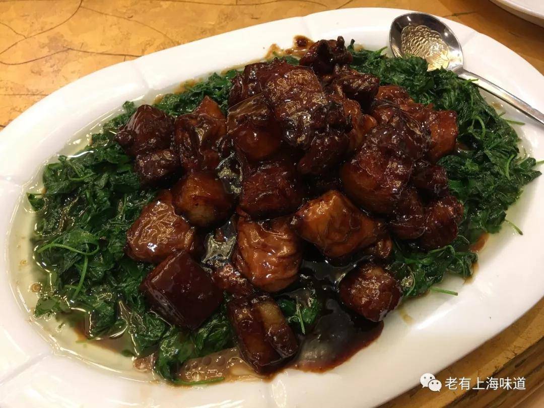 (炒鸡圈肉,鸡翅,圈子,五花肉一锅红烧,浓油赤酱,味道瞎灵,你吃过吗?