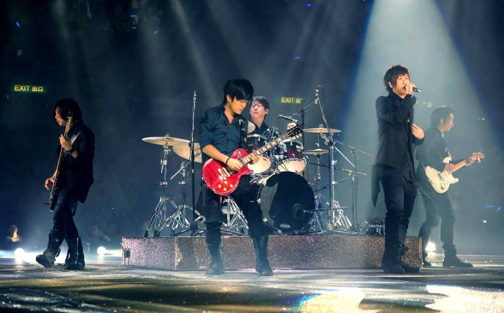 《五月天》线上演唱会！一起来享受的音乐的盛宴吧！