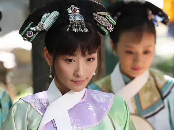 《甄嬛传》:安陵容为何能得宠?看看她小产后,甄嬛捂鼻子就知道