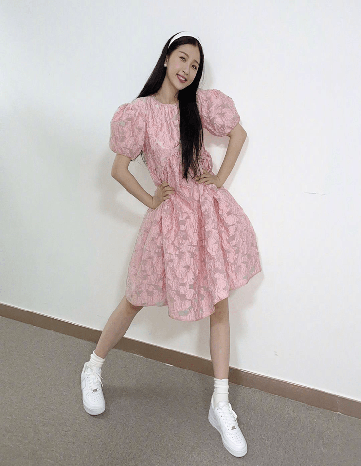 getget女团风穿搭，你也能当时髦爱豆《青春有你2》刘雨昕C位出道