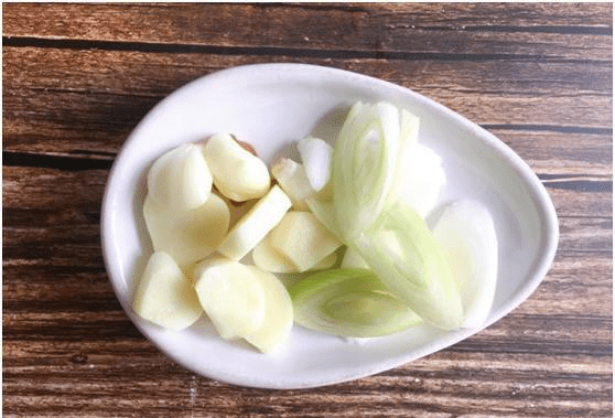 土豆加什么不会变色 30bff1a711c24763ad605f6cd7fc802d.png