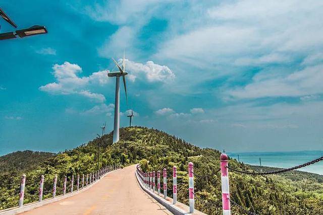 林海景区位于长岛城区最南端,因广阔的大海,茂密的森林而得名,是整个