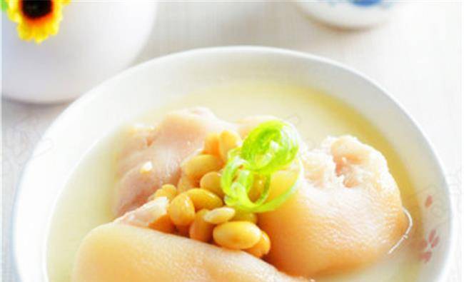 猪脚炖什么汤最营养 bbf3e8fb02004b07870bca7b5f2d7e85.jpeg