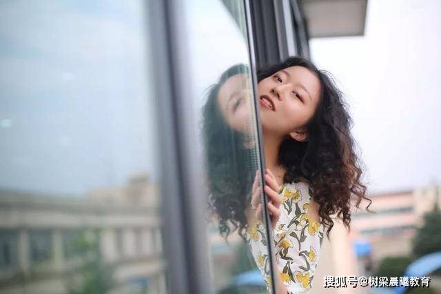 曹雨佳|个个神仙颜值！这个学霸宿舍：同寝室三姐妹携手保研名校