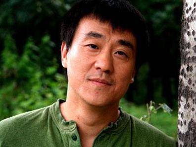 1997年,何冰一顿饭私定终身,娶同桌做老婆,妻子还倒贴5000元?_李海洋