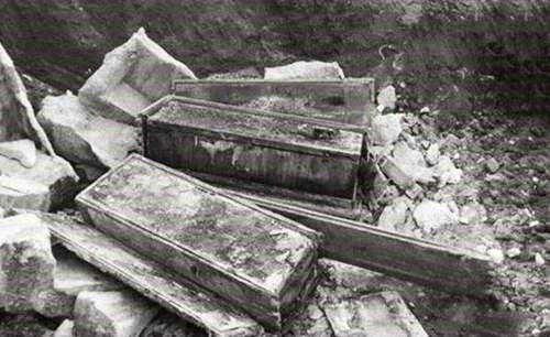 62年前,李鸿章墓惨遭炸毁,遗体挂拖拉机后面游街示众