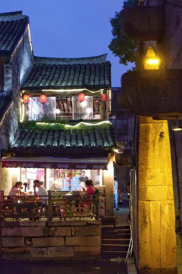 原创疫情中的西塘古镇，游人真的少了，酒吧街生意惨淡，商家入不敷出