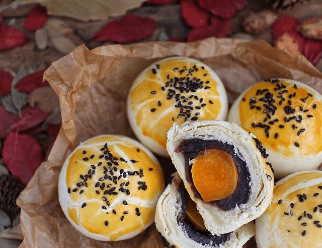 怎样做蛋黄酥好吃 014fbb115c8f4de58d24b3fec3cf9751.png