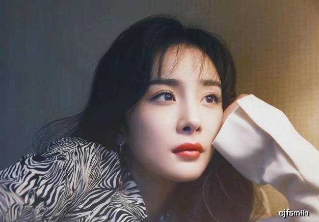 什么叫真正的素颜美 241a25bdf25d45db9eb53c53e3f23596.jpeg