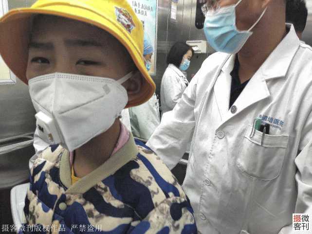 悲剧|妈妈让她喝红糖水1个月，悲剧发生了8岁漂亮女孩头晕站不起来