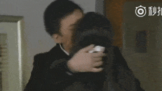 12岁被父亲抛弃，母亲做保洁养活她，孙俪如何将一手烂牌打成王炸