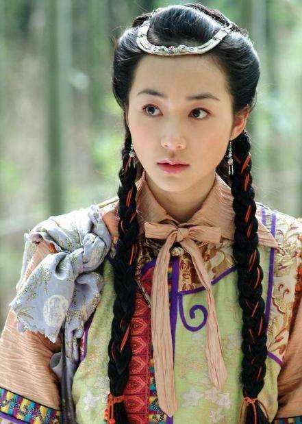 年轻时的韩雪真漂亮,楚楚可怜又温婉,像只小白兔,不愧