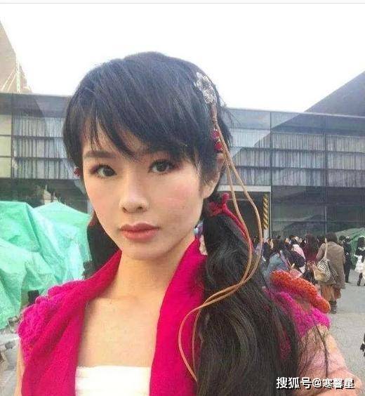 许可馨发布新美照,强势回归和网友互怼