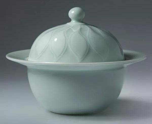 被列为中国陶瓷六大窑系之一《青白瓷》