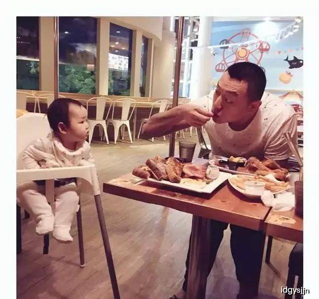 原创逗比爸带熊孩子爆笑瞬间,记住千万不要让逗比老爸带娃 原创逗比爸带熊孩子爆笑瞬间,记住千万不要让逗比老爸带娃