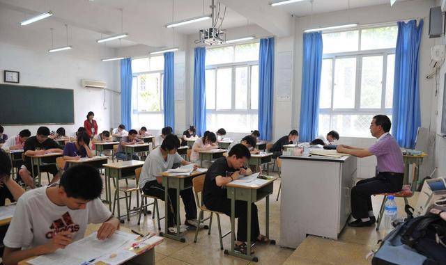 高考遇到这6件突发事件怎么办?不要慌!记住下面这些解决方法 高考遇到这6件突发事件怎么办?不要慌!记住下面这些解决方法