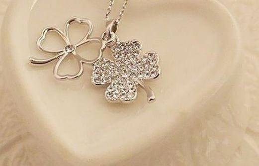 项链怎么放不会乱 4d3a4231a9d248db8ac074bc62e9f92a.jpeg